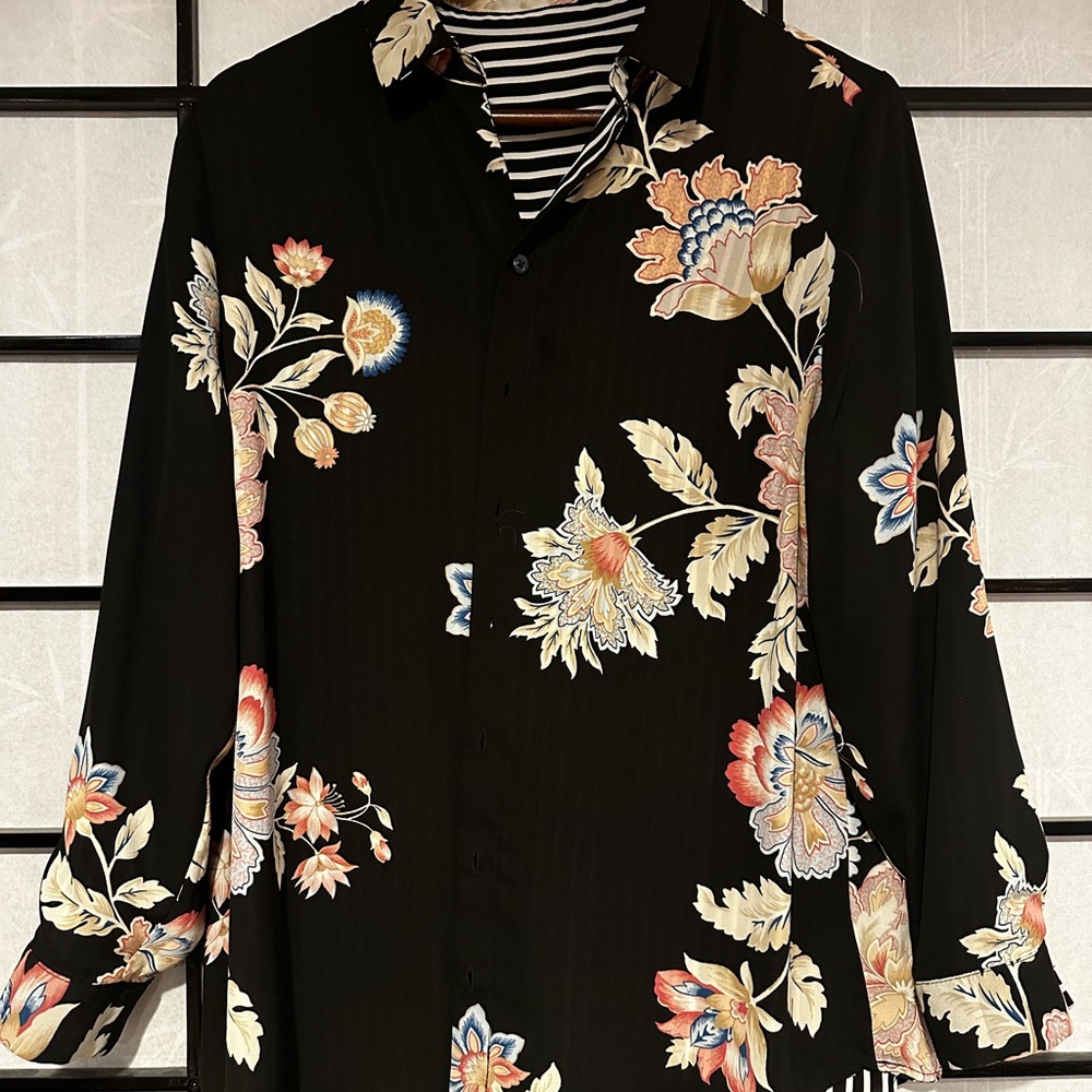Chico’s reversible button up blouse Size 2 or L